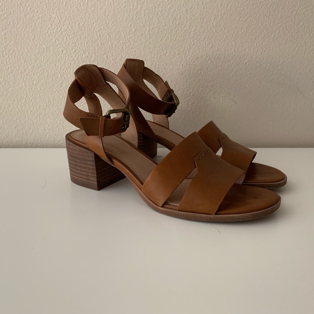 Madewell Kate Sandal in English saddle medium